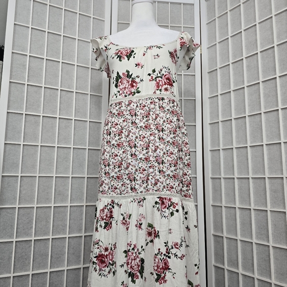 #38.By The River Rose print maxi dress with crochet details - Picture 6 of 10